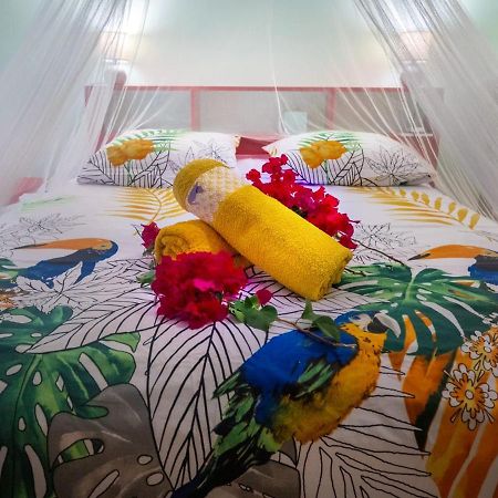 Studio La Belle Vue, vue mer, wifi, plage à 50m Le Moule Extérieur photo