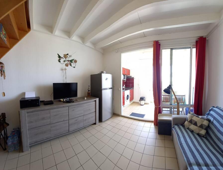 Studio La Belle Vue, vue mer, wifi, plage à 50m Le Moule Extérieur photo