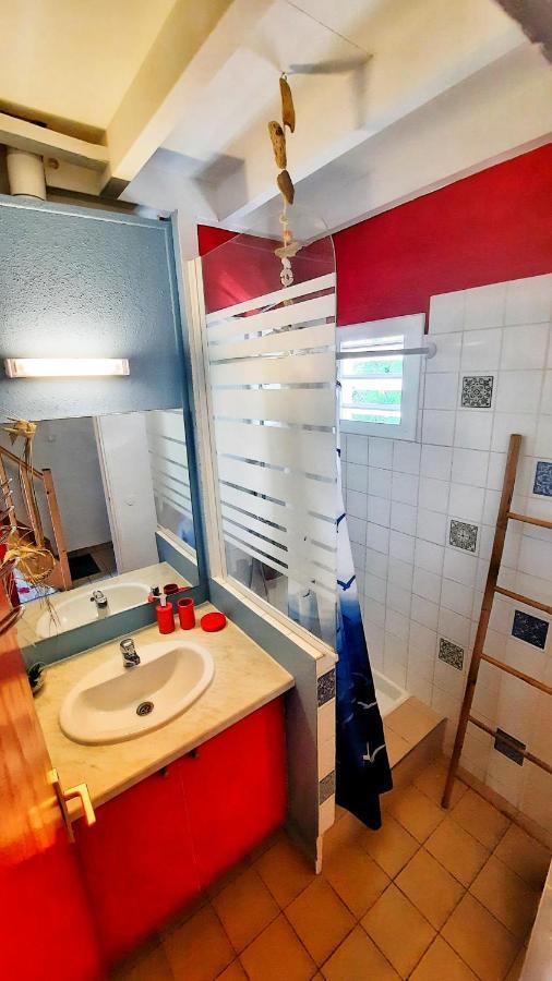 Studio La Belle Vue, vue mer, wifi, plage à 50m Le Moule Extérieur photo